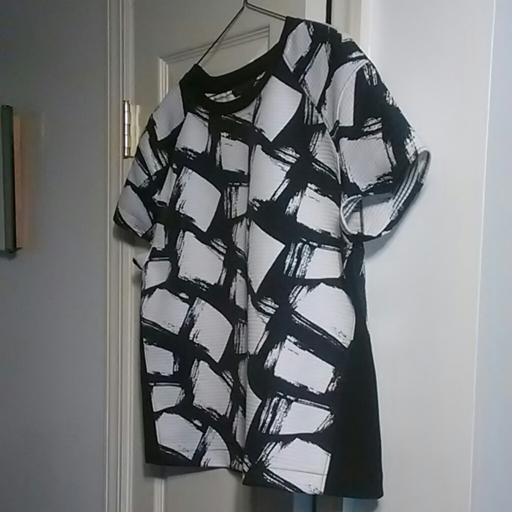 Top - Picture 2 of 4